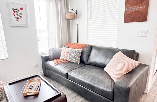 North Las Vegas Condominio | Dual primary bedrooms! Spacious, condo with attached garage in North Las Vegas