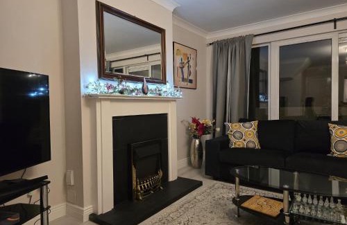 Ongar Casa | Dublin - 3 Bedroom Cosy Home - Sleeps Max 7