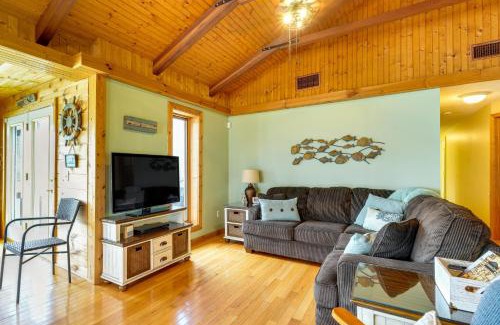 Piney Flats Casa | Duck and Bugs Cabin on Boone Lake with Boat Dock!