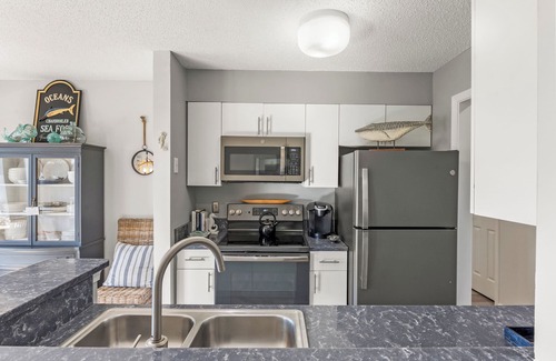 Manteo Condominio | Duck Crossing: Canalfront, Dog-friendly, Short Stays OK, Community Amenities