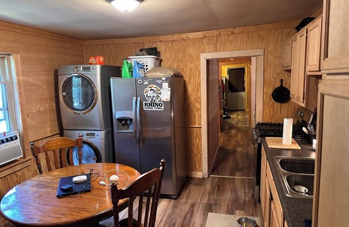 Grubbs Cabina | Duck Hunters Paradise: Charming 2-bedroom lodge in lovely Grubbs Arkansas.