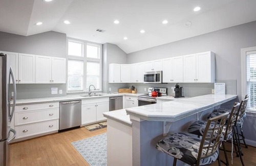 Sea Acres Casa | Duck Location! Volleyball, Pool, Game Room & More