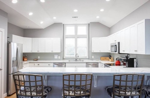 Sea Acres Casa | Duck Location! Volleyball, Pool, Game Room & More