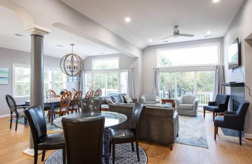 Sea Acres Casa | Duck Location Volleyball Pool Game Room & More