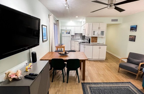 Duck Condominio | Duck, NC - Oceanfront and Unlimited Sunrises! Welcome to Sandy Quacks!