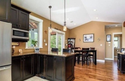 Courtenay Casa | Duck Pond Oasis with Hot Tub & Gym! (Pet-Friendly!)