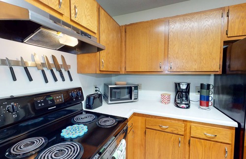 Georgetown Casa | Dude and Momo's <10 Mins to KY Horse Park!