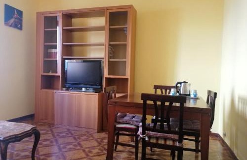 San Nicolo Casa | Due finestre sul cortile