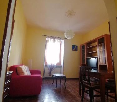San Nicolo Casa | Due finestre sul cortile
