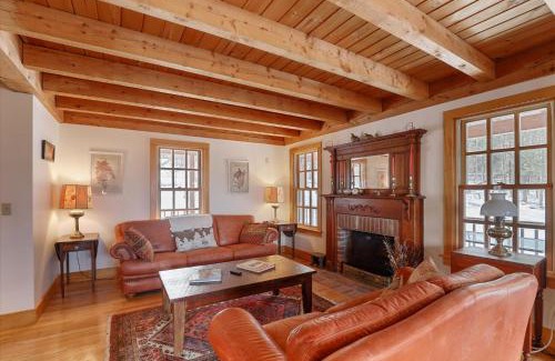 Moscow Casa | Dug's House