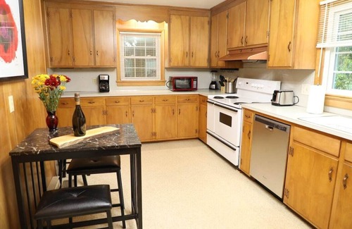 Durham Casa | Duke Forest Gem! 3BR, sleeps 7
