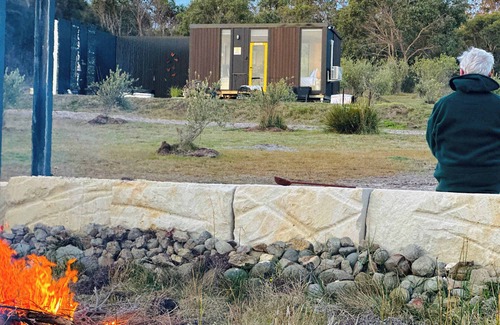 Murdunna Casa | Dunalley Bay Beachfront Retreat by Tiny Away