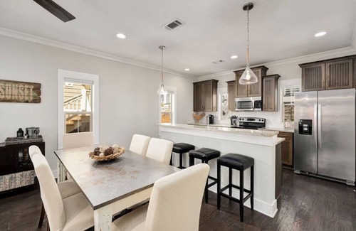 Dune Allen Beach Casa | Dune Allen Coastal Charm – 3BR Home Walk to Beach & Pool Sleeps 6