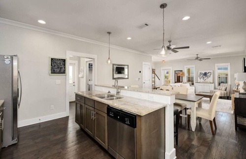 Dune Allen Beach Casa | Dune Allen Coastal Charm – 3BR Home Walk to Beach & Pool Sleeps 6
