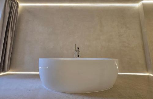Rione III Colonna Apartamento | DUNE at Spanish Steps Luxury Apartment-Suite