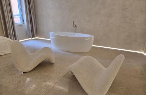 Rione III Colonna Apartamento | DUNE at Spanish Steps Luxury Apartment-Suite