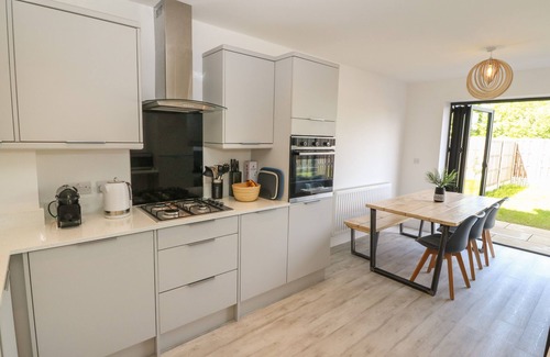Llanfaelog Cabaña | DUNE RETREAT, pet friendly, luxury holiday cottage in Rhosneigr