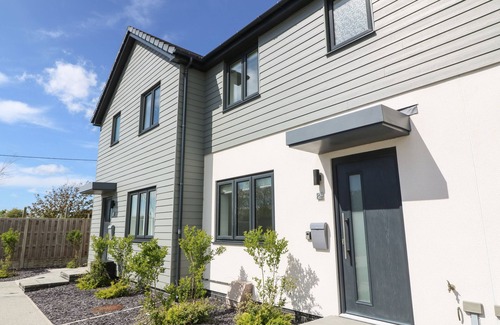 Llanfaelog Cabaña | DUNE RETREAT, pet friendly, luxury holiday cottage in Rhosneigr