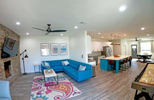 Oxnard Dunes Casa | Dunes by the Shore - Walk to the Beach!