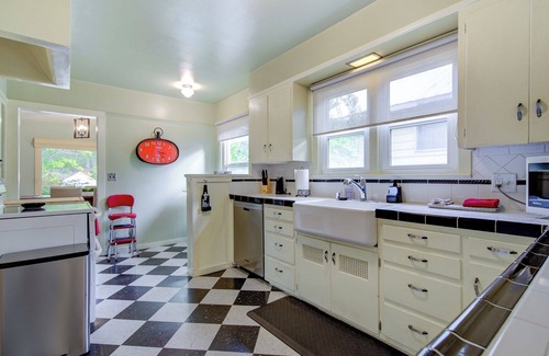 Dunsmuir Casa | Dunsmuir Adventure House ~ Spacious family getaway