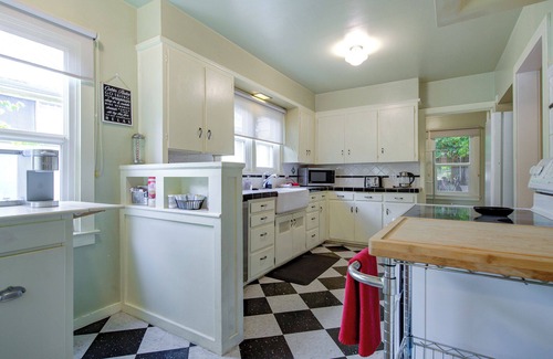 Dunsmuir Casa | Dunsmuir Adventure House ~ Spacious family getaway
