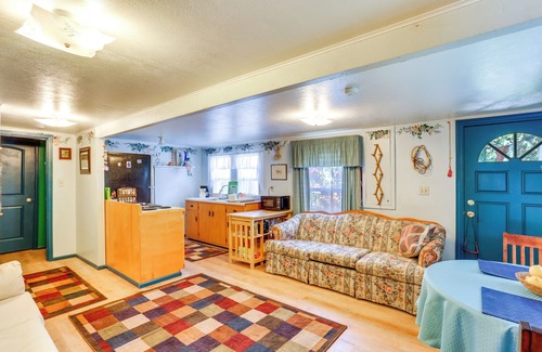 Dunsmuir Apartamento | Dunsmuir Apartment ~ 17 Mi to Mt Shasta Ski Park!
