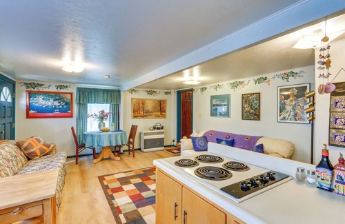 Dunsmuir Apartamento | Dunsmuir Apartment ~ 17 Mi to Mt Shasta Ski Park!