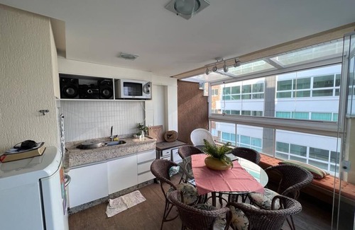 Centro Apartamento | Duplex 2 Blocks from the Beach -