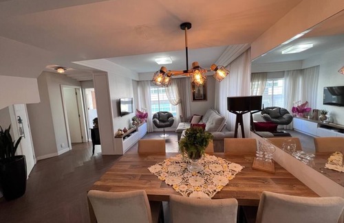 Centro Apartamento | Duplex 2 Blocks from the Beach -