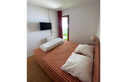 La Mongie Apartamento | Duplex 10 pers-View of the runway and swimming pool