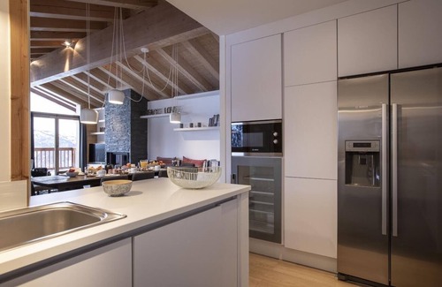 Les Eucherts Apartamento | Duplex 200m², servicios completos 4 *, 5 habitaciones, 4 baños / día, balcón sur y 3 estacionamientos
