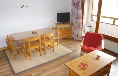 Saint-Jean-dʼAulps Apartamento | Duplex 3 pièces près des pistes, piscine, parking - FR-1-573-25
