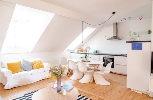 Brussels Casa | Duplex Apartment - Midi Station / Nespresso / kitchen