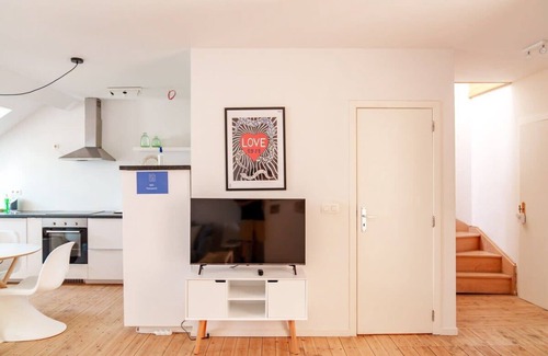 Brussels Casa | Duplex Apartment - Midi Station / Nespresso / kitchen