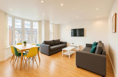 Cathays Apartamento | Duplex Apartment For Up to 13 Near City Centre