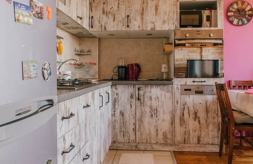 Novi Sad Apartamento | Apartamento dúplex con fantásticas vistas, aparcamiento gratuito, wifi.