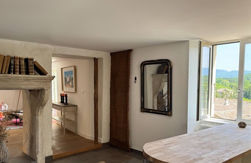 Grignan Casa | Casa-Baño en la habitacion-Vista a lugar emblemático