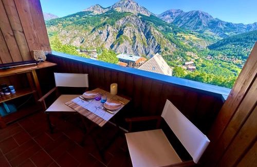 Allos le Seignus Apartamento | Duplex avec vue exceptionnelle parking et wifi gratuit