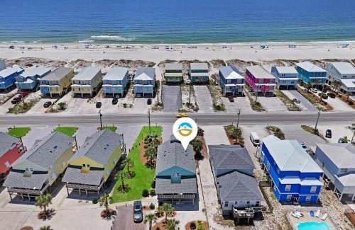 Gulf Shores Casa | Duplex Beach Home for 6 with Balcony & Resort-style Amenities