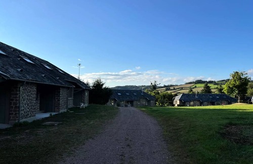 Montigny-en-Morvan Casa | Duplex Familial Epicéa - 1 Schlafzimmer in Zwischengeschoss + 1 Studio unabhängige 6 Personen