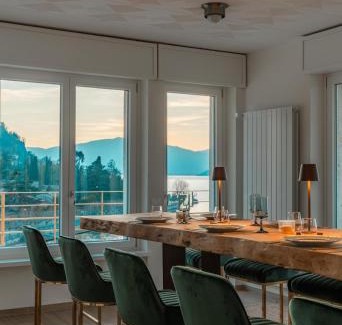 Porto Valtravaglia Apartamento | Duplex Lakeside Penthouse