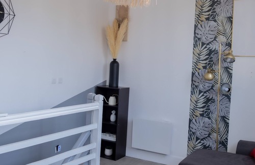 Le Bourget Apartamento | Duplex Lumineux-netflix