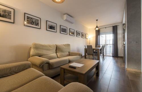 Los Gallos-Cerromolino Chalet De Esquí | Duplex Near the Beach