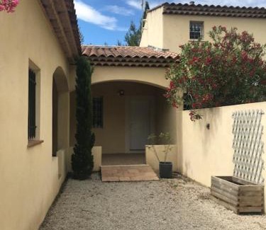Pelissanne Casa | Duplex pour 2 à 4 personnes avec piscine au coeur des vignes