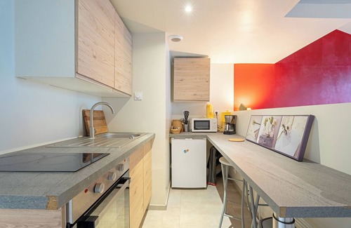 Arsenal-Redon Apartamento | Apartamento-estudio dúplex 'Cosy Hyper Centre Rennes' con jardín compartido y Wi-Fi