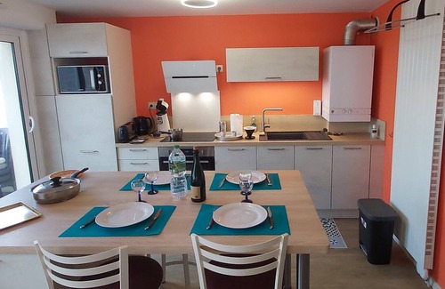 Grandcamp-Maisy Apartamento | Duplex & terrasse, sea and port view 2minutes from fish market and restaurants