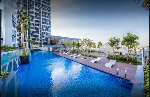 Gelang Patah Apartamento | Duplex Town House at EcoBotanic Near Legoland with Netflix and KTV System