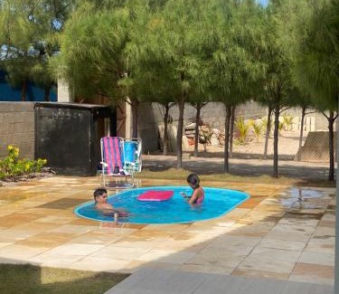 Canoa Quebrada Apartamento | Duplex vista mar acomoda até 12 pessoas com piscina e estacionamento privativo
