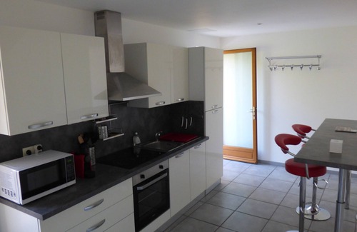L'Isle-sur-la-Sorgue Apartamento | Dúplex con terraza en el centro histórico, con vistas a la Sorgue.