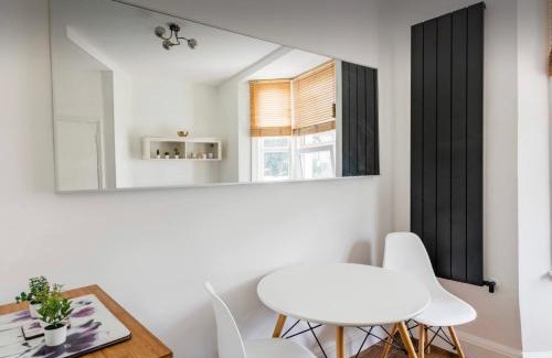 Herne Hill Apartamento | Duplex with free parking